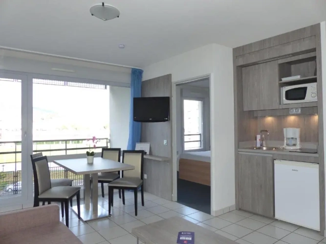 1 Bedroom Apartment