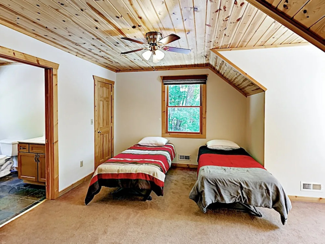 1876 Mars Hill - 5 Br Home