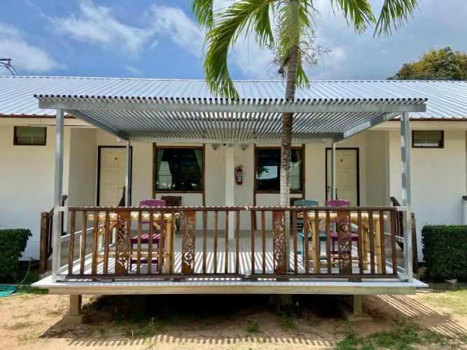 Standard Twin room with garden view