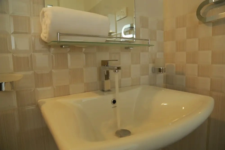 5 Bedrooms Luxury Villa