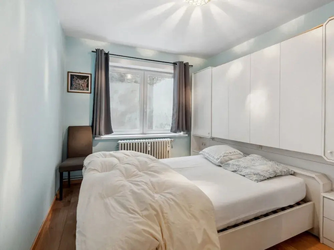 Bright 2-bedroom Apartment
