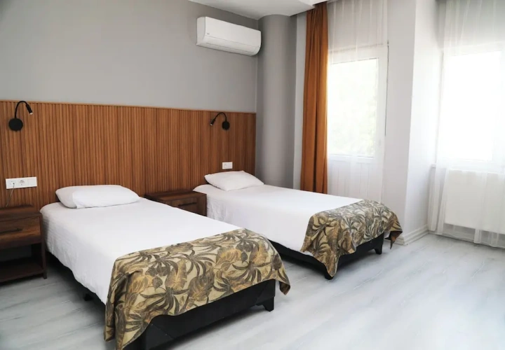1 Bedroom Standard Twin room with balcony and with city view