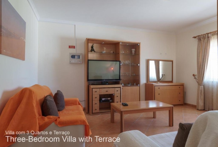3 Bedrooms Villa