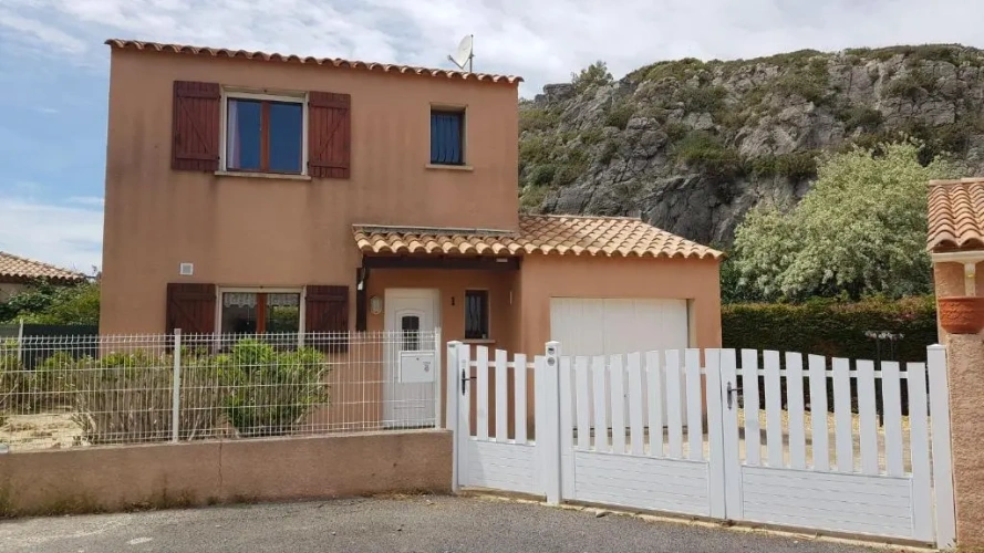 3 Bedrooms Cottage