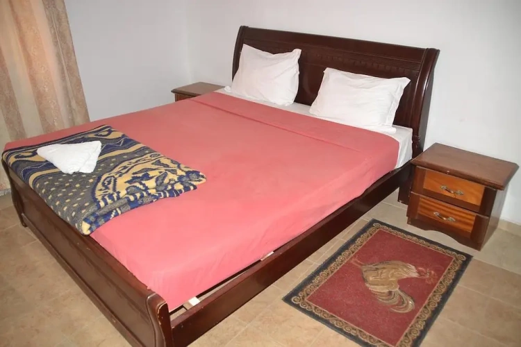 2 Bedrooms Apartment