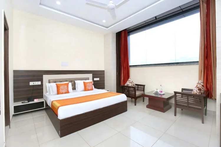 Hotel JB 2 by OYO Rooms