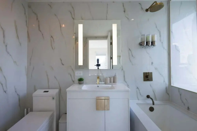 Exclusive Midtown Luxury Step From Times Square!
