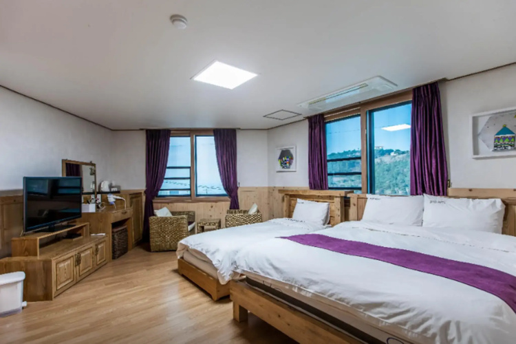 Cheonjiyeon Hotel