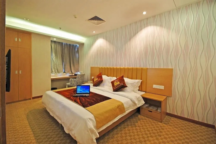 Longquan Xuri Hotel