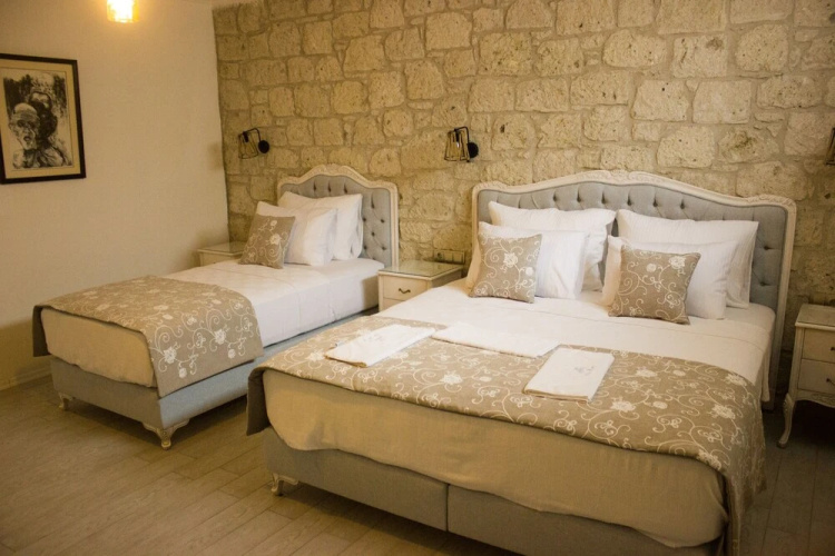 Avlu Alacati Butik Otel