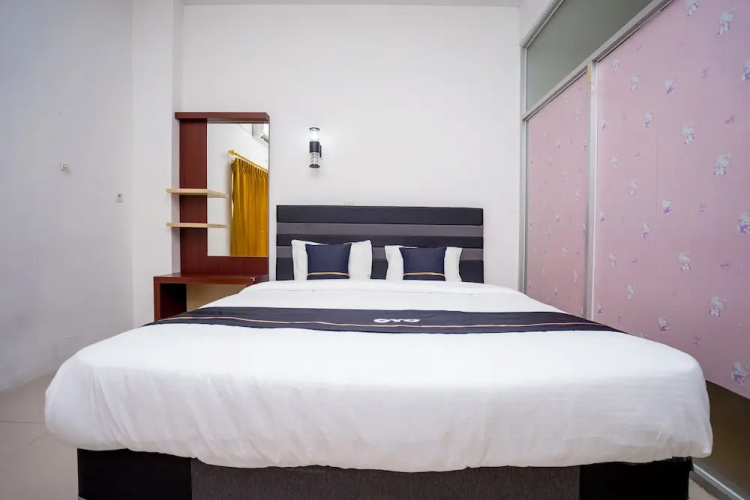 OYO 2695 D'es Guest House