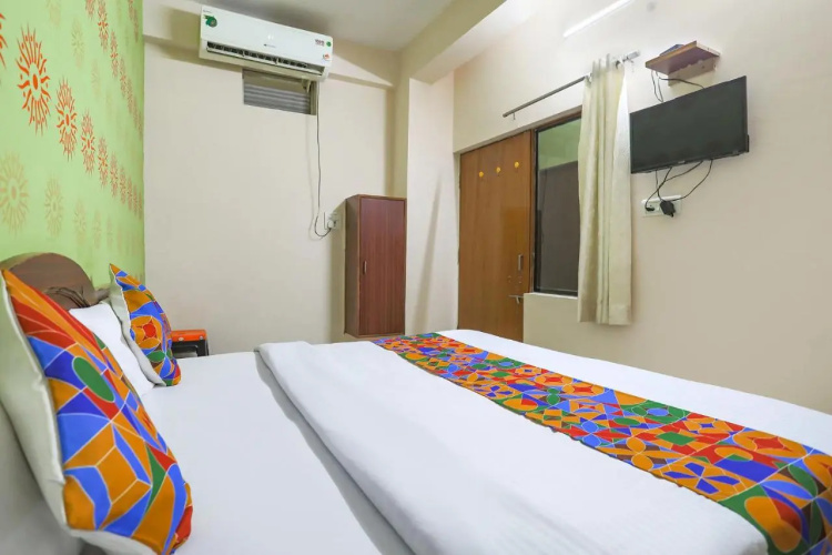 Hotel Kashi Khand