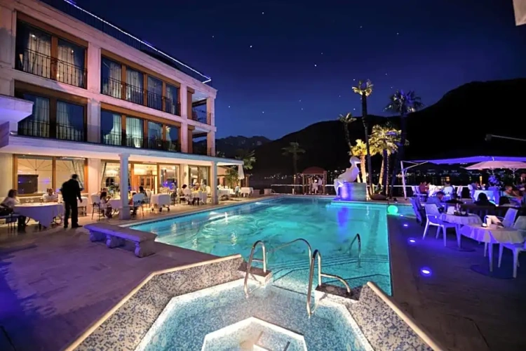 Standard Double room with balcony and with lake view