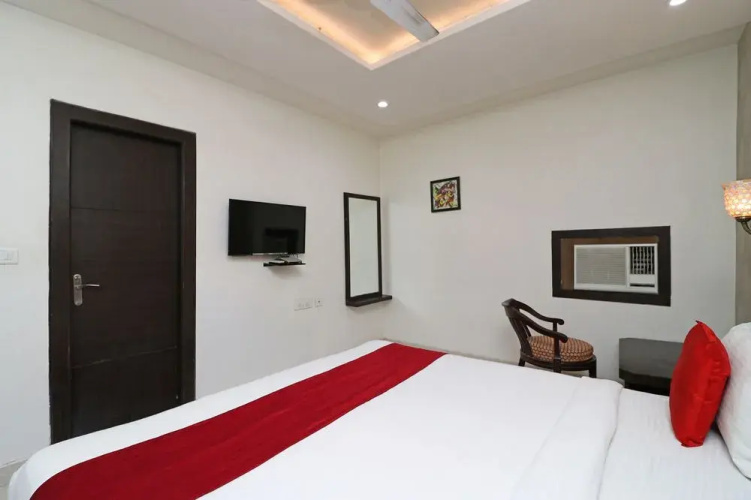 OYO 9993 Hotel Idea Inn