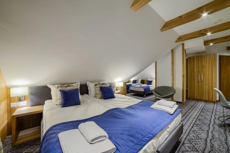 Classic Quadruple room
