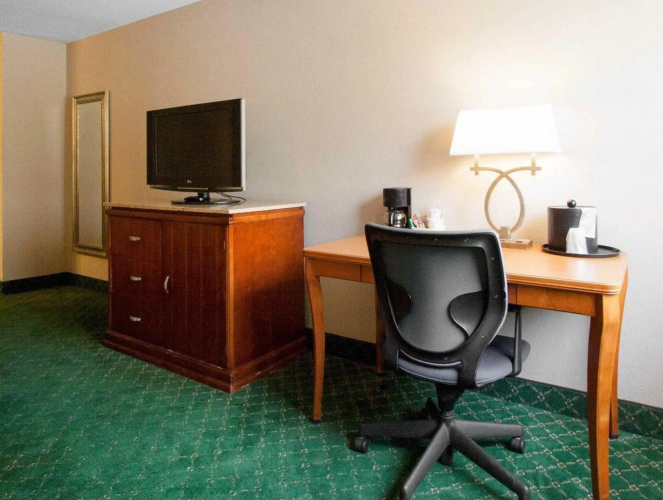 Quality Inn Cairo I-57