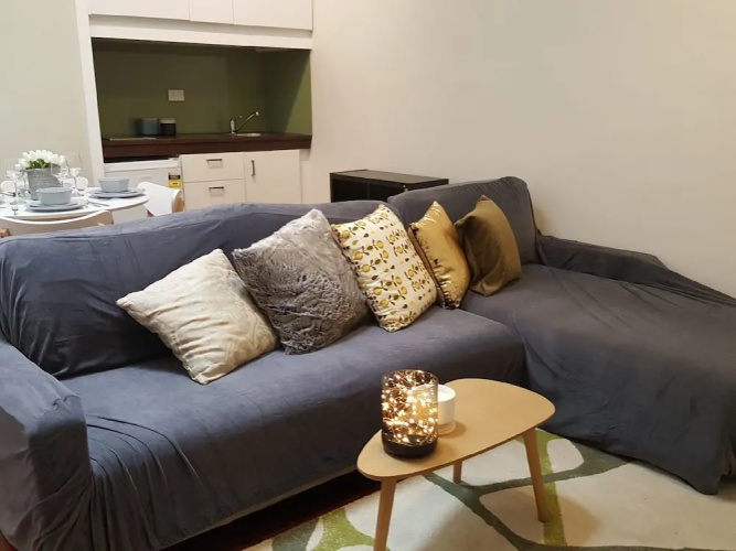 BUDGET Bourke st Apartment
