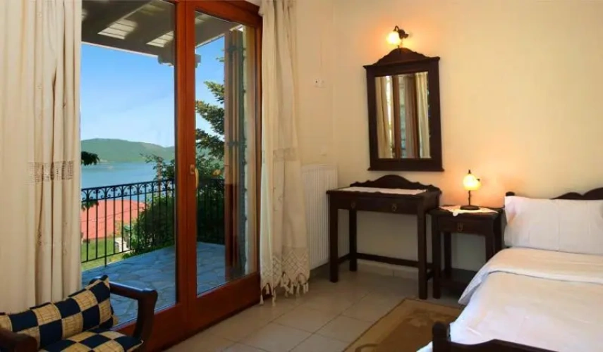 Standard Double room with balcony and with lake view