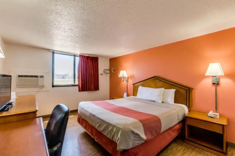 Super 8 Albert Lea Mn