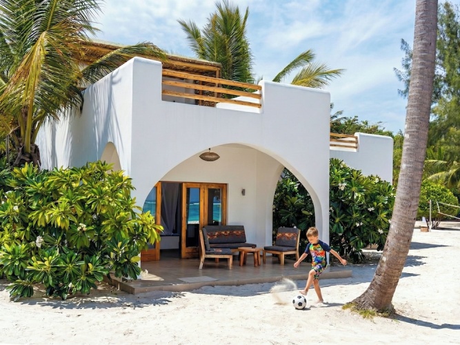2 Bedrooms Family Villa beachfront