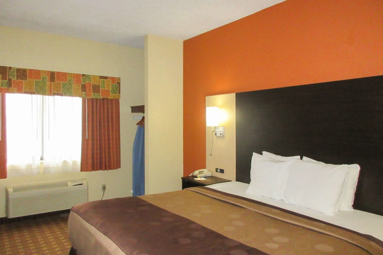 Quality Inn & Suites Benton Harbor - St. Joseph
