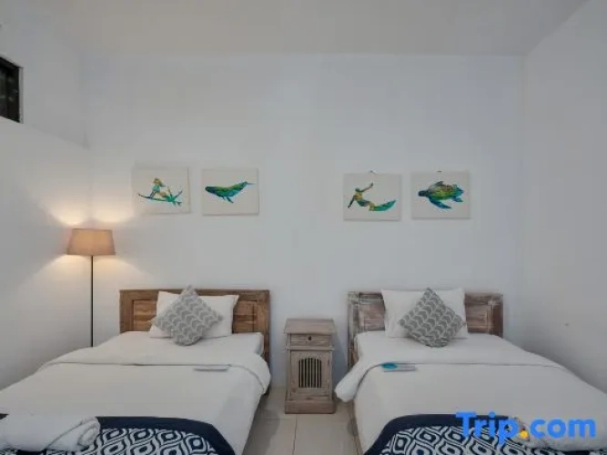 Standard Twin room with garden view