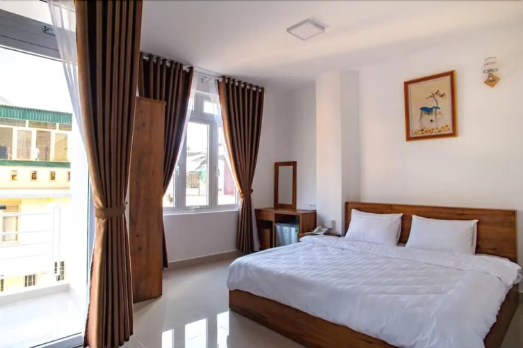Mat Troi Vang Hotel