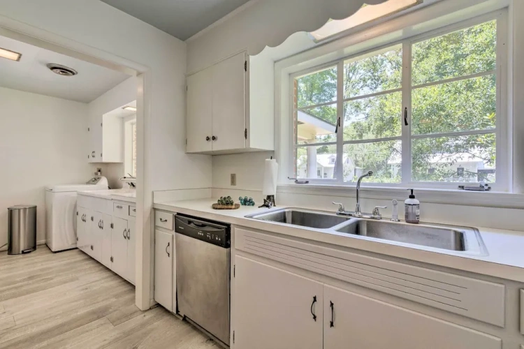 3 Bedrooms Cottage