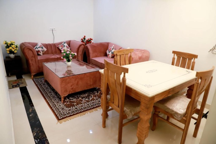 3 Bedrooms Apartment
