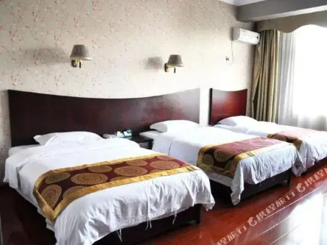 Pu'er Tianyi Hotel