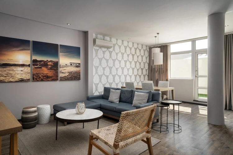 1 Bedroom Suite with balcony and with mountain view