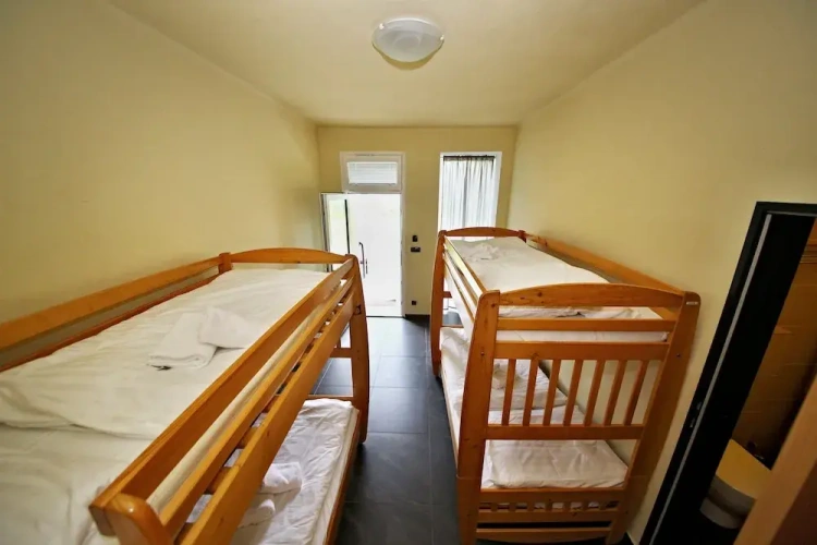 Standard Quadruple room with land view