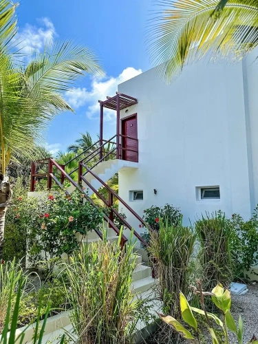 Apartment with balcony and beachfront