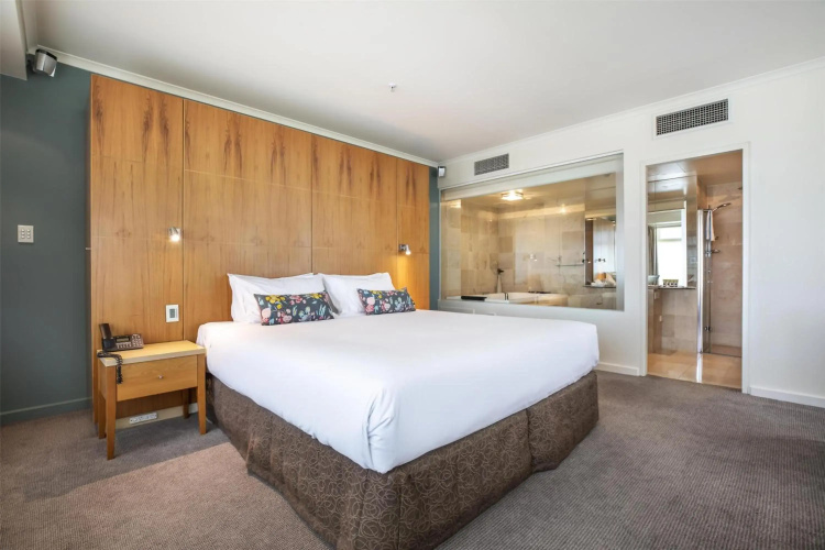 Nightelier Devonport Gateway Hotel