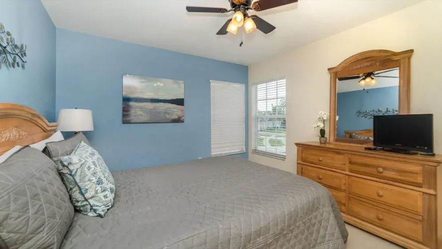 8038 King Palm Circle
