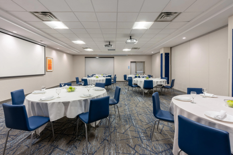Holiday Inn Express & Suites Vaughan-Southwest photo 32