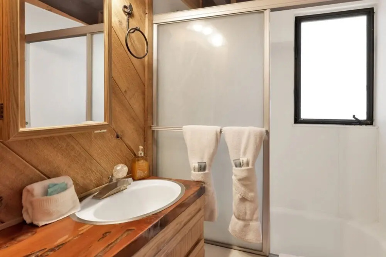 2140-shepherds Cabin 2 Bedroom Home by Redawning