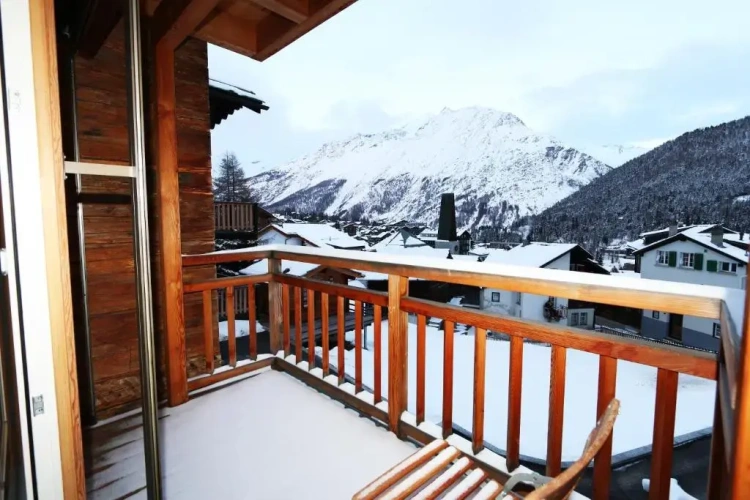 3 Bedrooms Apartment
