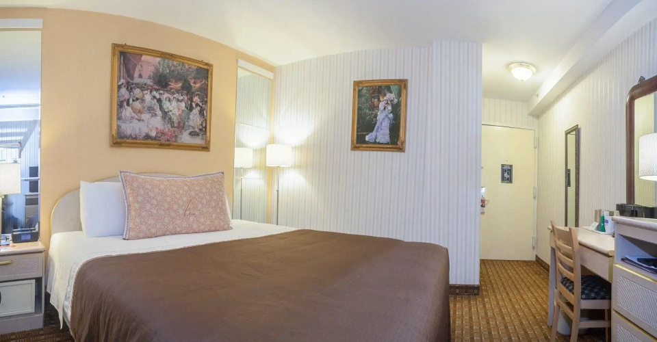 Flushing Central Hotel 88