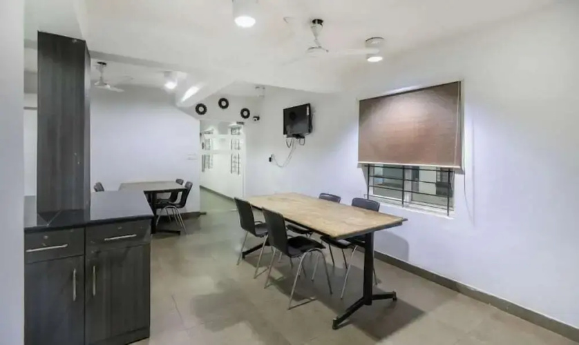 Stayeasy Serviced Apartment