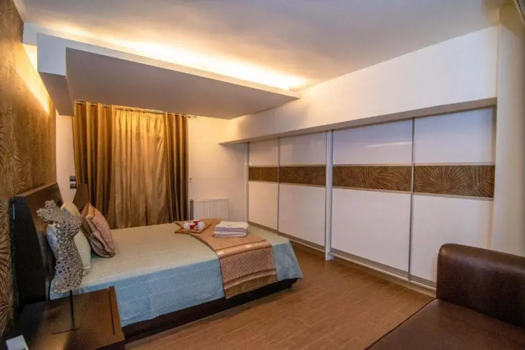 Optasia Luxury House