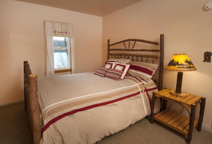 Suite with lake view