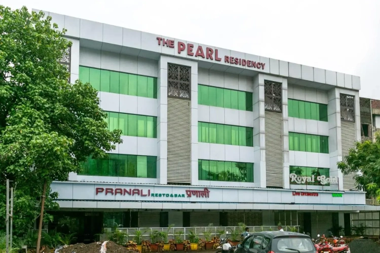 Collection O 36215 Hotel Pearl Residency
