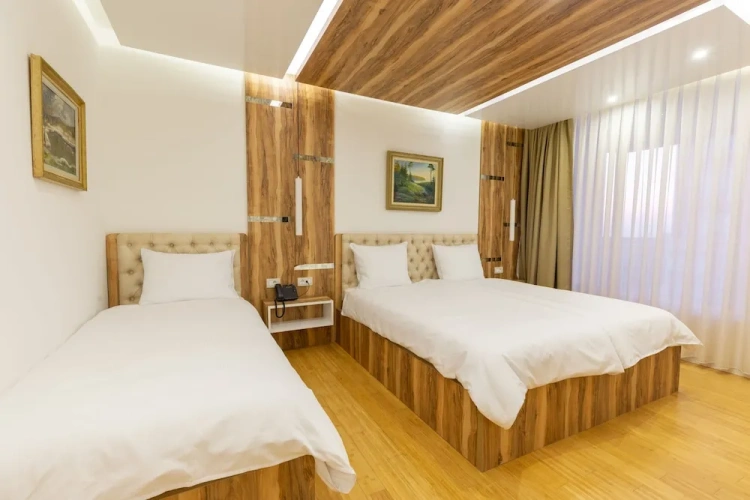 Deluxe Triple room with balcony