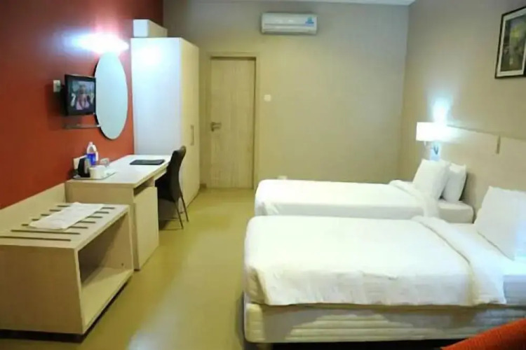 Confident Amoon - The Glamour Spa And ResortOver view