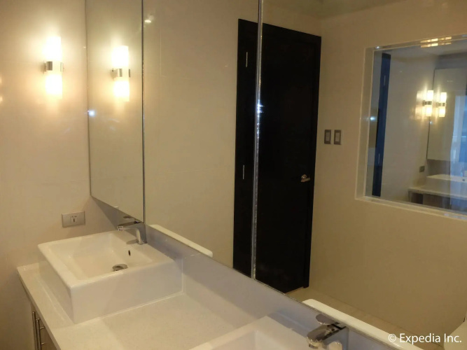 Zeppelin Suites