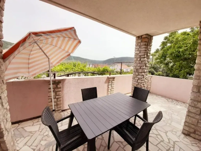 2 Bedrooms Apartment with sea view