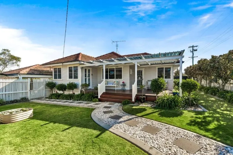 3 Bedrooms Cottage