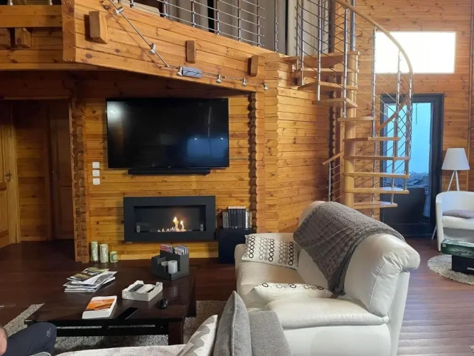 2 Bedrooms Attic Cottage