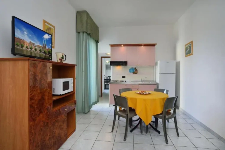 2 Bedrooms Apartment